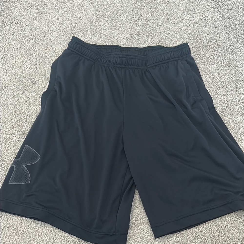 Under Armour Black Athletic Shorts Moisture-Wicking